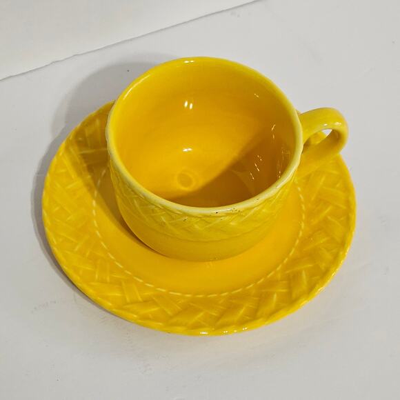 Fapodel, SA Canary Yellow Braided Pattern Cup & Saucer - Picture 6 of 7